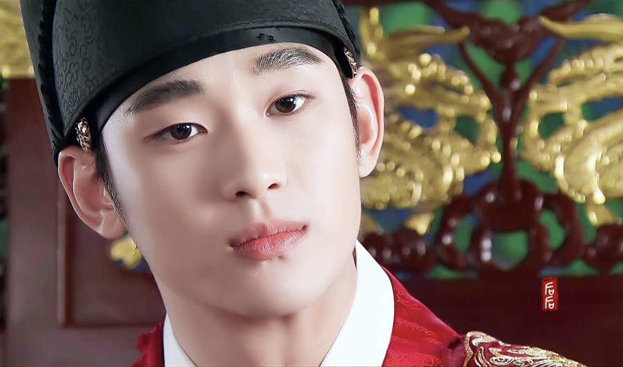 金秀賢《擁抱太陽的月亮》