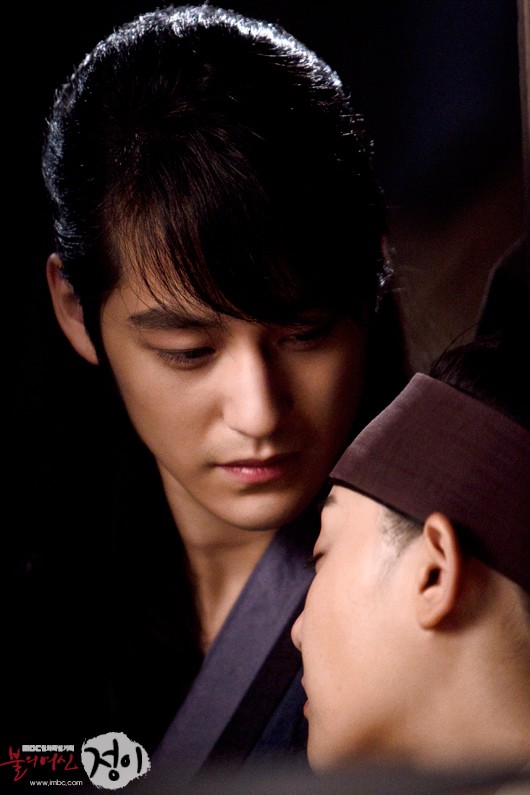 金汎《火之女神井兒》深情守護文瑾瑩