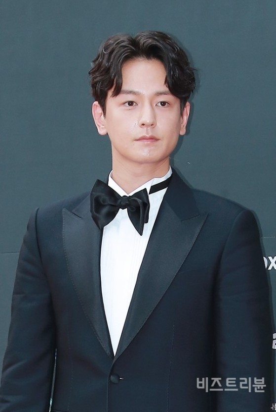 林周煥《任意依戀》