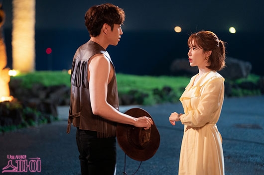 文晸赫《愛我的間諜》曝光刑警身分 林周煥斯文敗類套牢劉寅娜