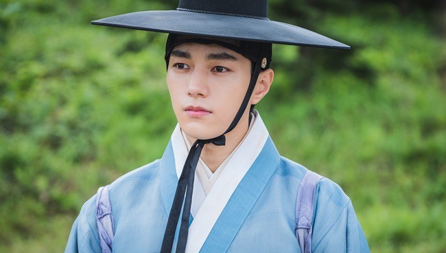 金明洙劇中飾演暗行御史「成以謙」