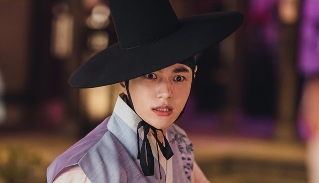 金明洙劇中飾演暗行御史「成以謙」