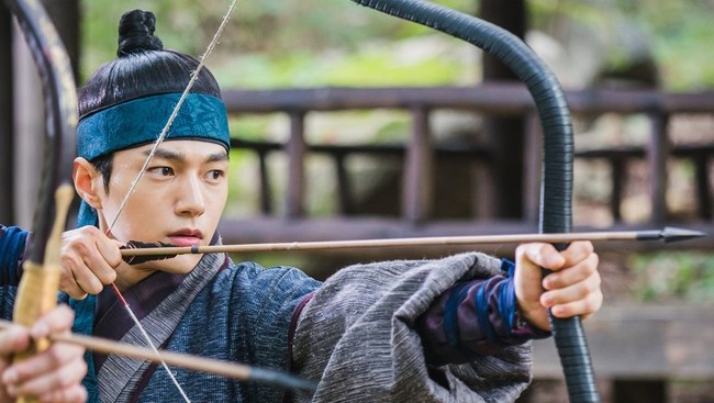 金明洙劇中飾演暗行御史「成以謙」