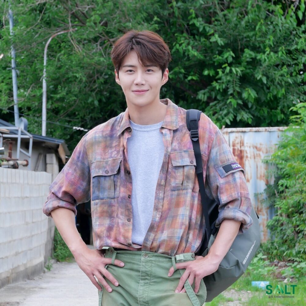 金宣虎《海岸村恰恰恰》