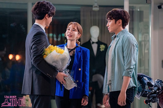 文晸赫《愛我的間諜》曝光刑警身分 林周煥斯文敗類套牢劉寅娜