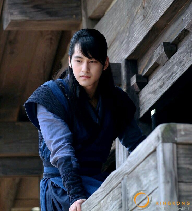 金汎《火之女神井兒》古裝造型