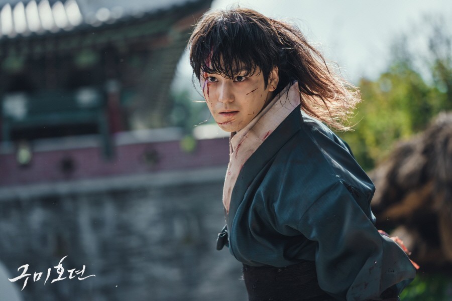 金汎《九尾狐傳》古裝造型