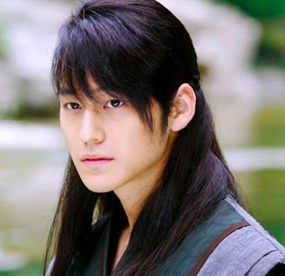 金汎《火之女神井兒》古裝造型