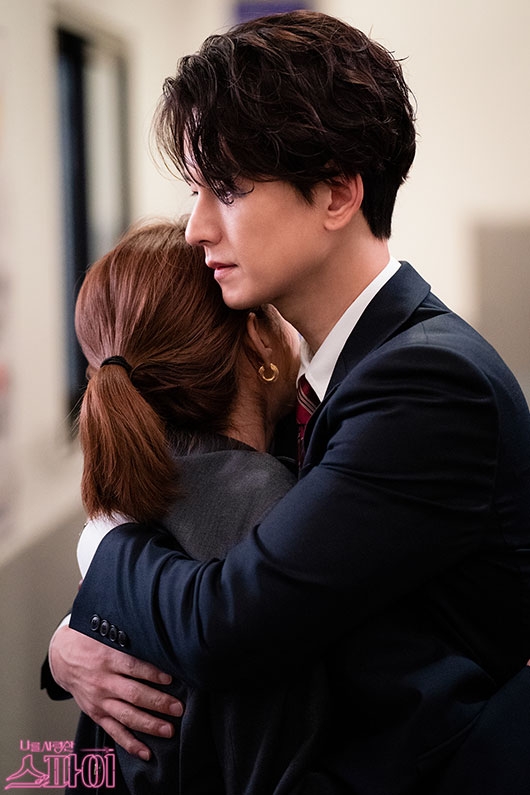 文晸赫《愛我的間諜》曝光刑警身分 林周煥斯文敗類套牢劉寅娜