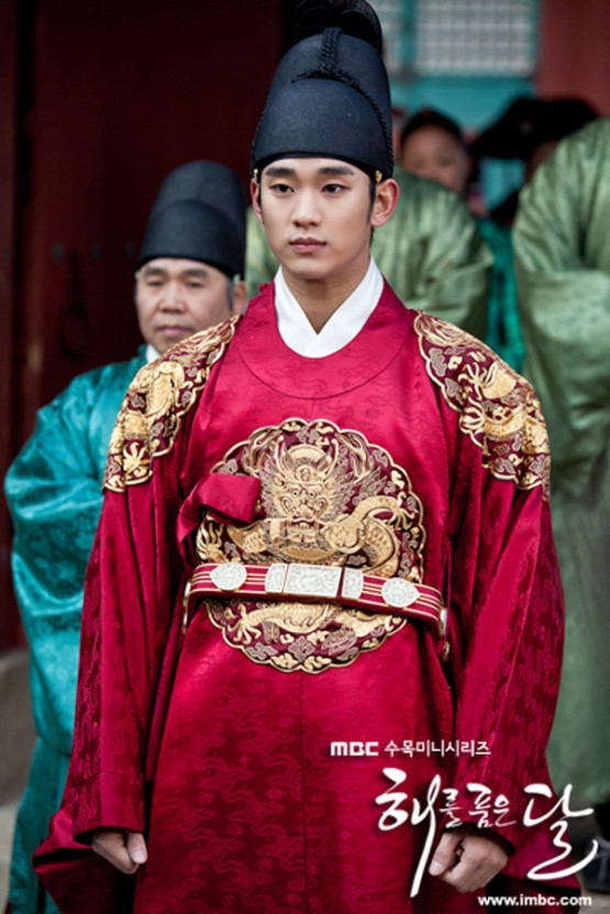 金秀賢上傳《來自星星的你》舊照！