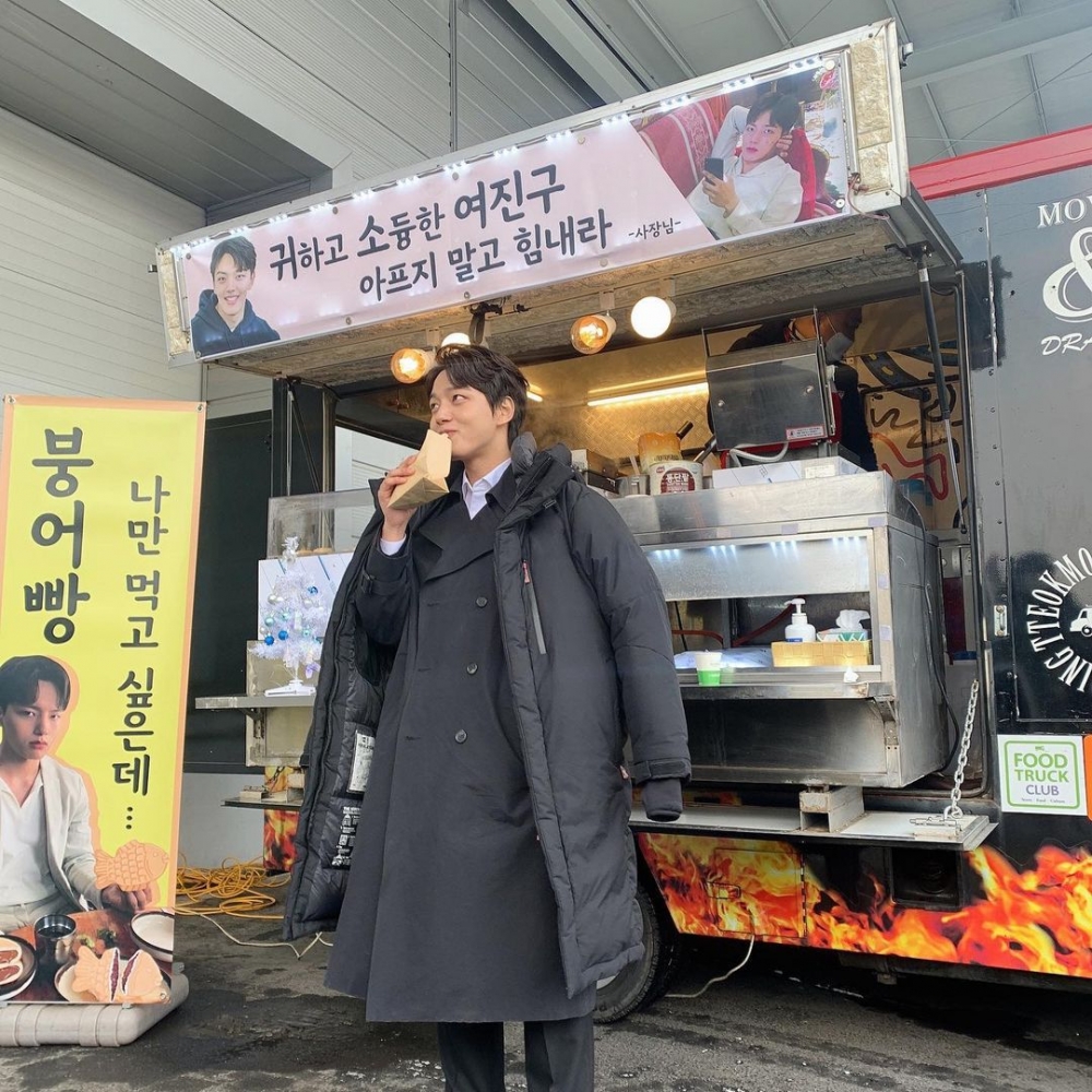 IU替呂珍九新劇《怪物》送上應援