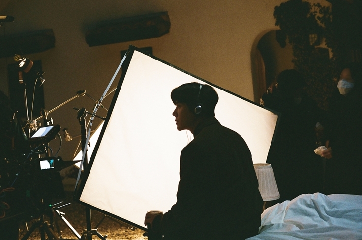 金宣虎《不眠症》MV花絮照！