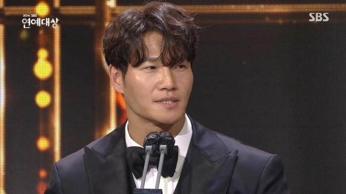 金鍾國SBS演藝大獎首次奪大賞