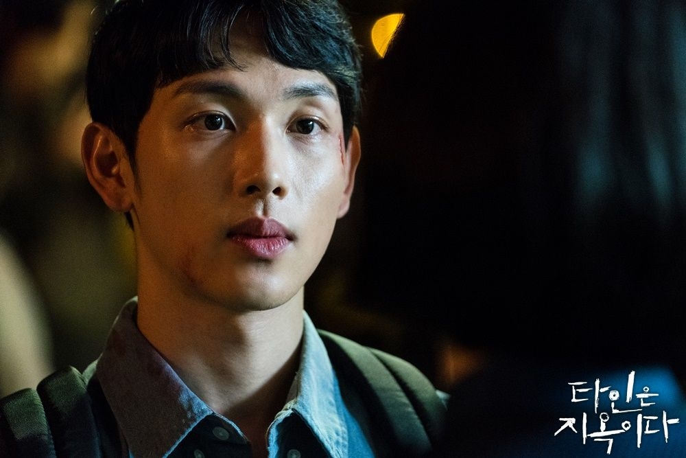 任時完有望飾演被負罪感包圍的驅魔師