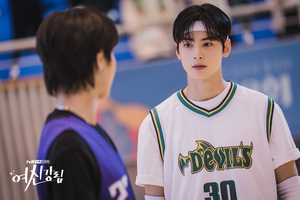 車銀優 籃球員造型