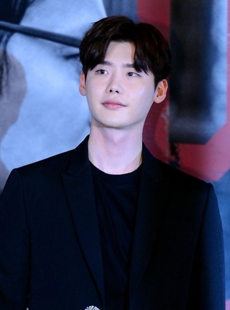 李鍾碩有望出演電影《分貝》