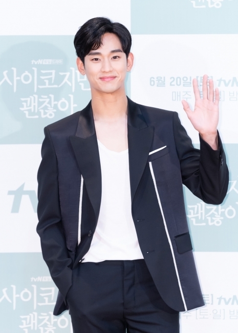 金秀賢辭演Netflix《血手指》