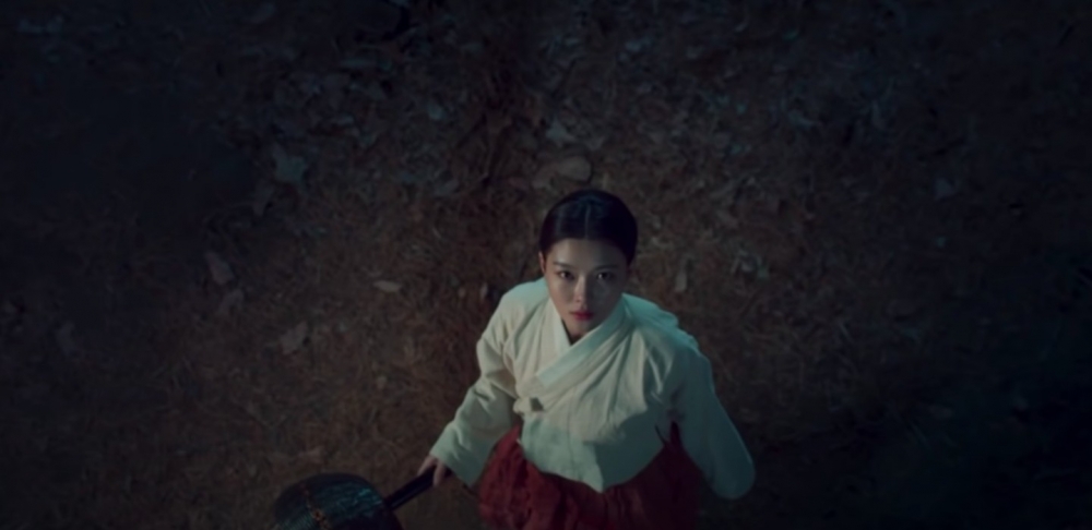 金裕貞飾演朝鮮最初進入桃花源的女畫師「紅天機」