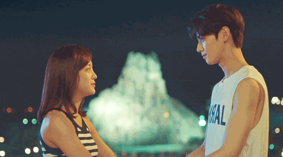 車銀優、金世正在2017年合作樂天水上樂園CF