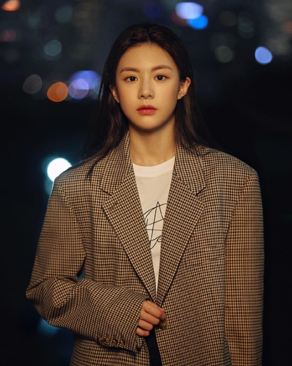 空靈美女高允貞