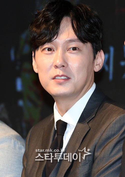 李鍾碩有望出演電影《分貝》