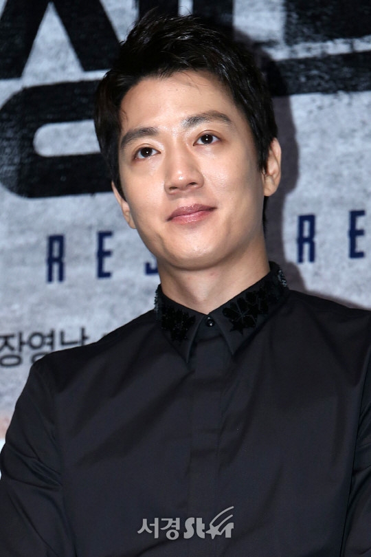 李鍾碩有望出演電影《分貝》