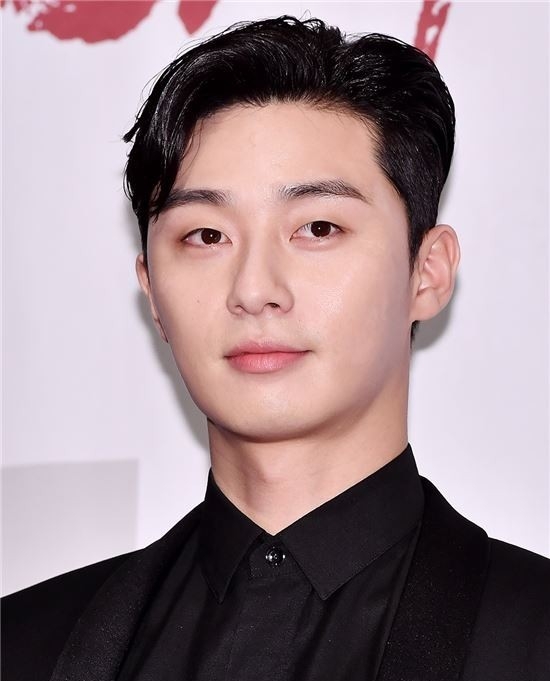 朴敘俊國小畢業照趣事