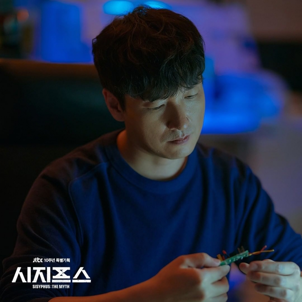 曹承佑&朴信惠JTBC新劇《西西弗斯：神話》劇照