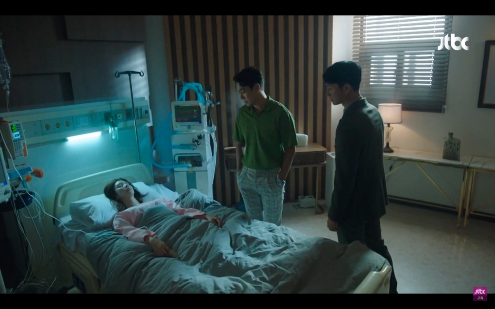 《前輩,那支口紅不要塗》第1-2集劇情