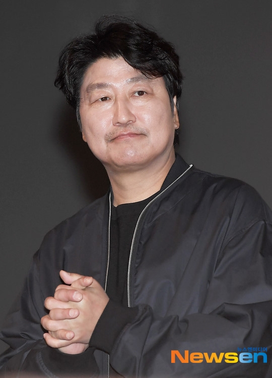 IU出演電影《Broker》合作宋康昊、姜棟元、裴斗娜