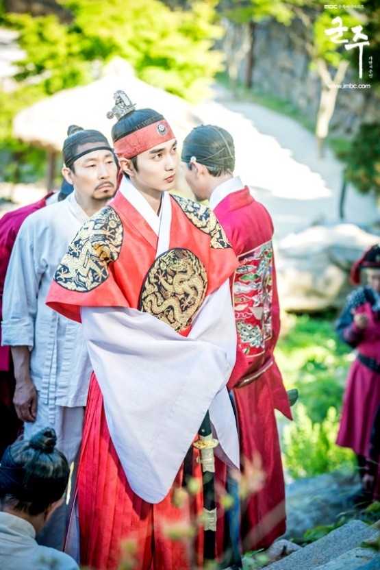 俞承豪有望主演KBS古裝劇《花開時想月》