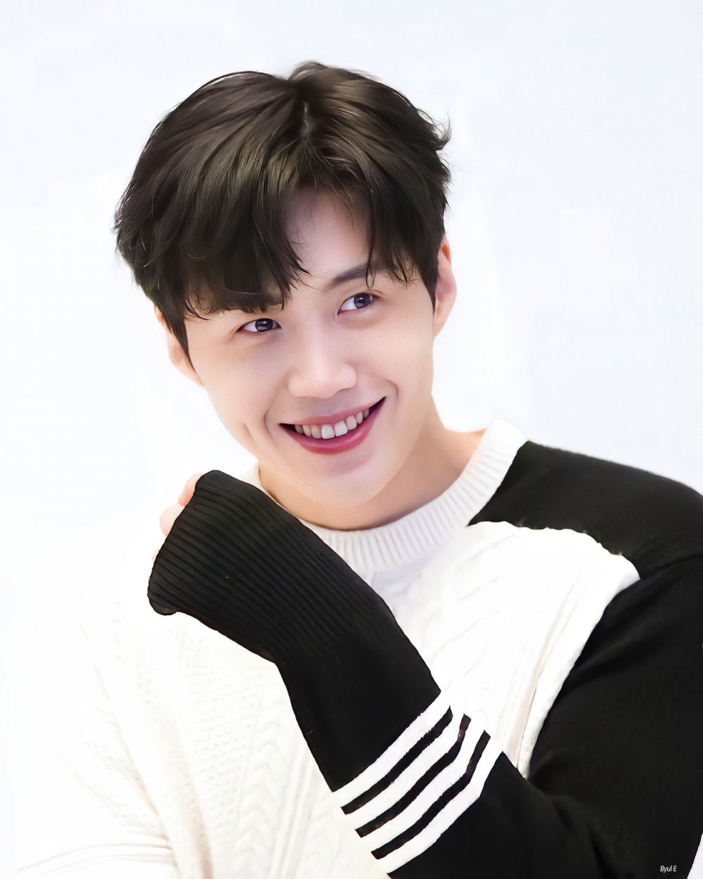 金宣虎感謝觀眾替《Start-Up》「韓志平」抱不平！透文世潤客串起因、首次MV拍攝心得