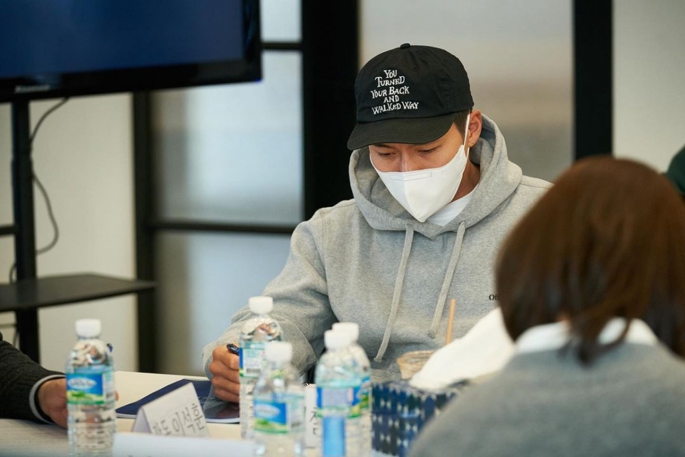 玄彬、柳海真、潤娥、丹尼爾·海尼、陳善奎主演電影《共助2:國際》開拍&劇本試讀照