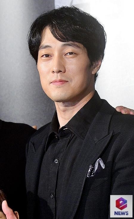 蘇志燮有望主演Netflix原創劇《模範家族》！