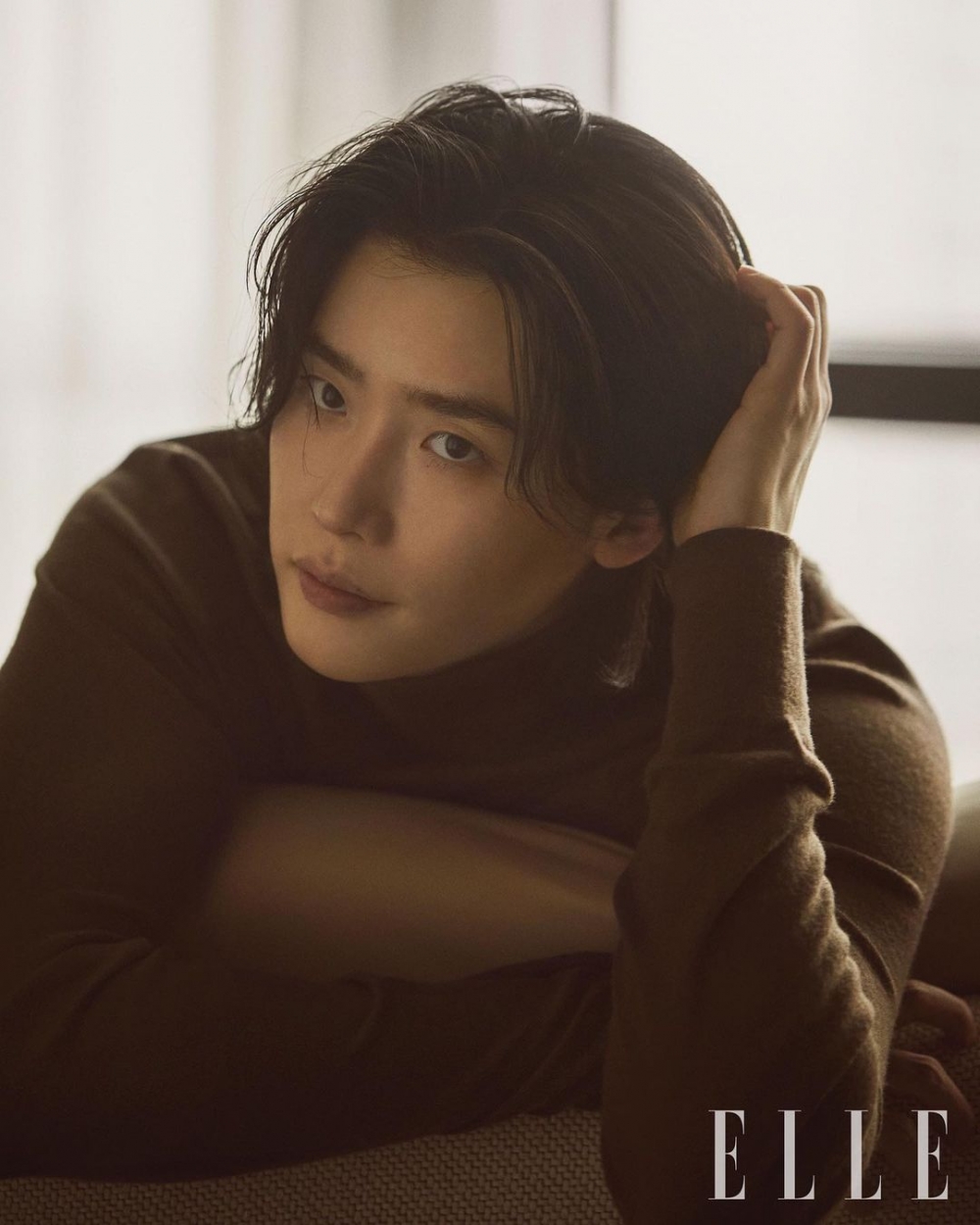 李鍾碩因電影《魔女2》首次留長髮!苦惱回歸角色、自爆重新接納古裝劇