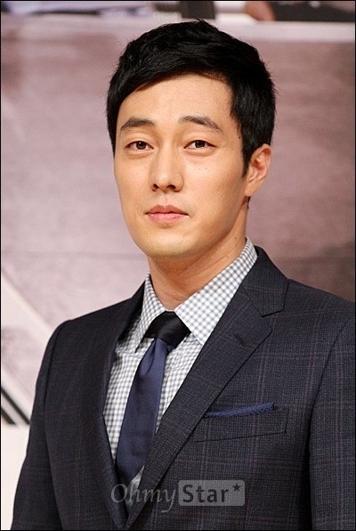 蘇志燮有望主演Netflix原創劇《模範家族》！