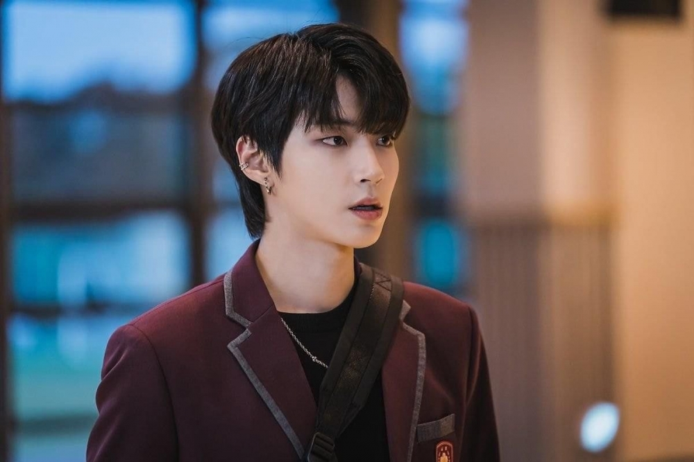 《女神降臨》「狐狸相」黃寅燁神似李準基掀熱議！網：再加上金宇彬的混合版