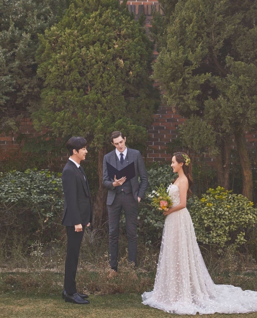 《Penthouse 2》河允哲、吳允熙婚紗照