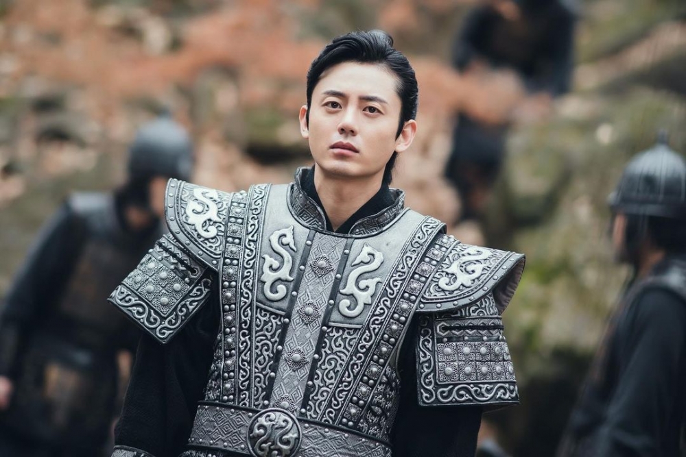 李知勳飾演「高建」