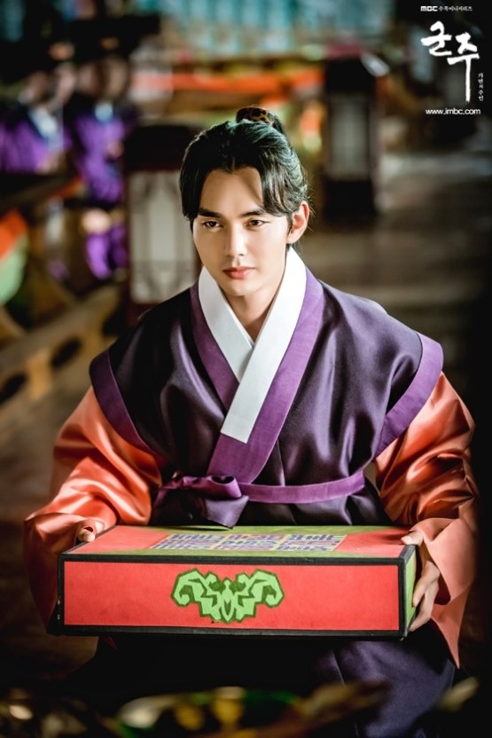 俞承豪有望主演KBS古裝劇《花開時想月》