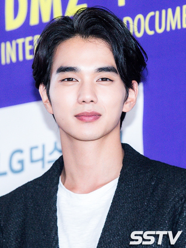 俞承豪有望主演KBS古裝劇《花開時想月》