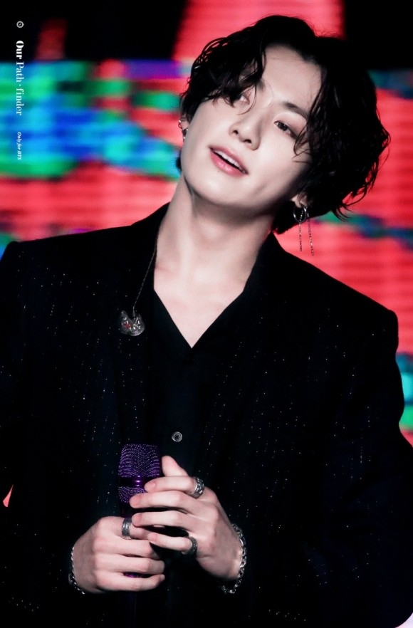 李鍾碩、李棟旭、BTS柾國等男星「長髮LOOK」引熱議!韓網戀愛:拜託堅守住