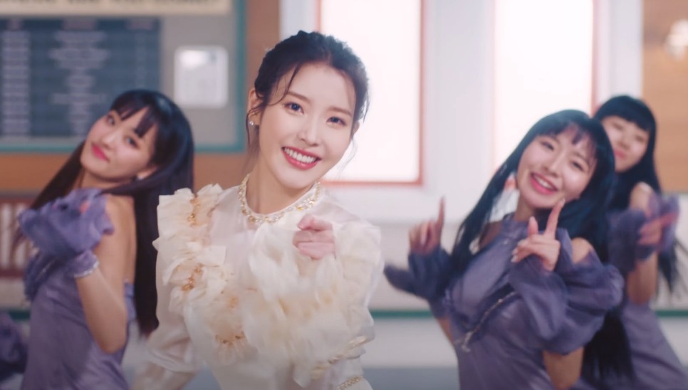 IU主打曲《LILAC》MV公開