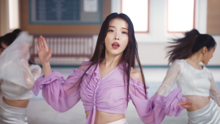 IU主打曲《LILAC》MV公開