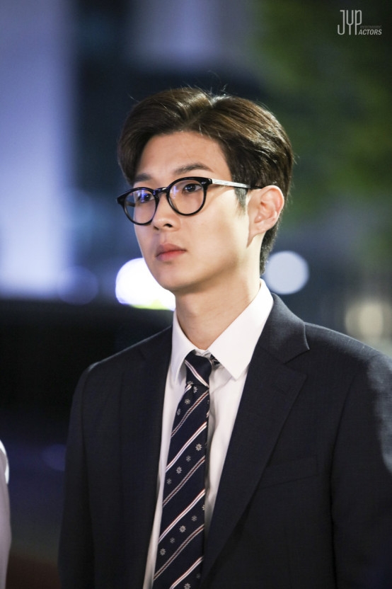 崔宇植&金多美確認主演新劇《那年我們》（그 해 우리는）