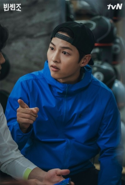 宋仲基大學生活照流出!防腐劑神顏令網友瘋狂、出道前更成立粉絲後援會~