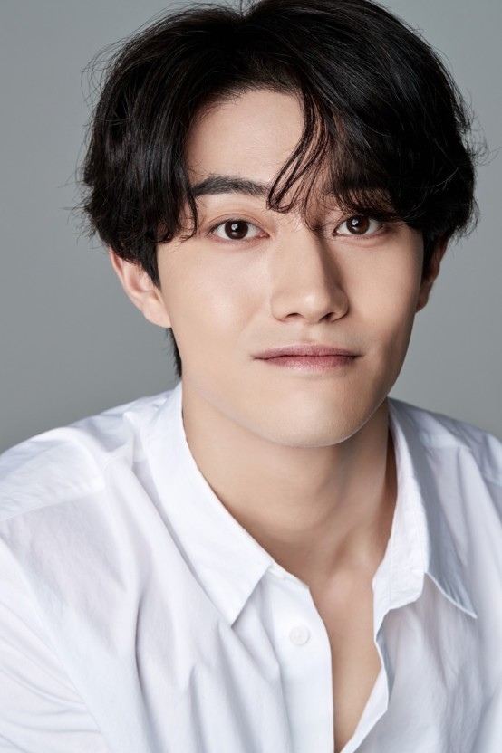 《黑道律師文森佐》郭東延和車銀優是「同齡朋友」!與多位男星組高顏螢幕Bromance❤