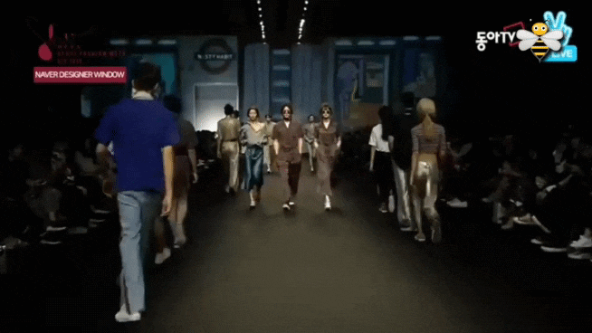 黃寅燁早期登時裝週T台！每個造型「走」出專屬風格、大秀長腿展完美比例❤