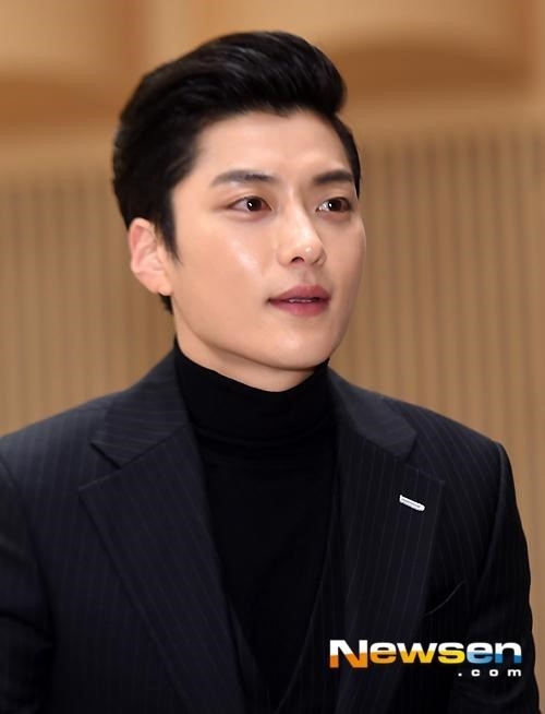 JTBC《雪滴花》再度澄清5大爭議「無貶民主化運動、美化間諜」!網暴氣