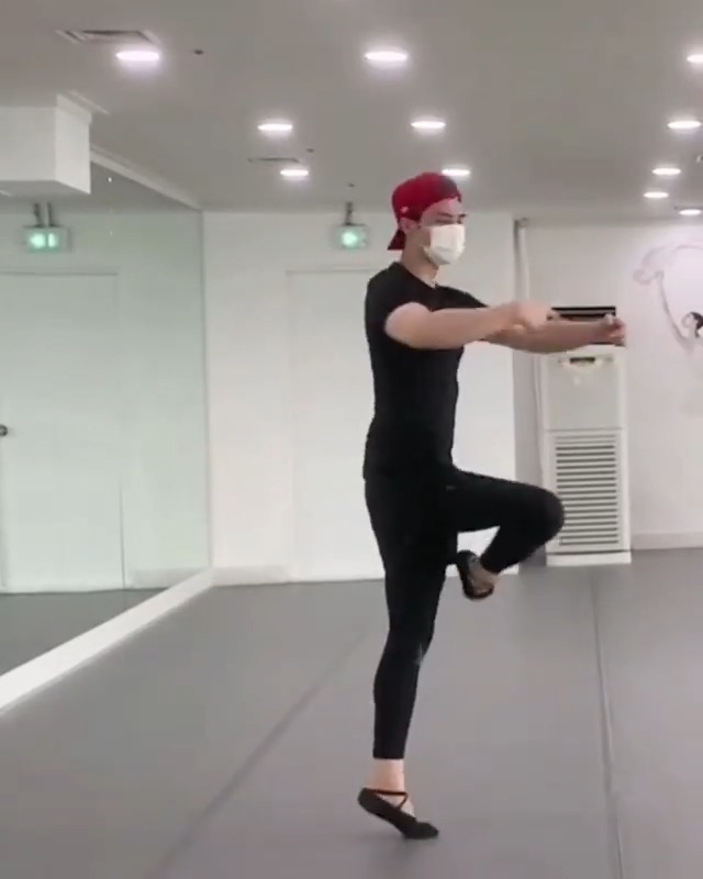 宋江主演tvN治癒劇《如蝶翩翩》芭蕾舞練習直拍